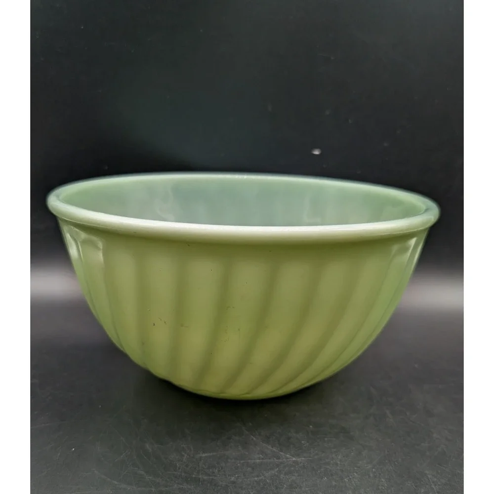 Fire-King Jadeite Swirl Mixing Bowl Milk Glass Green Ribbed Oven Ware 9.5